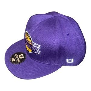 Ultra Game Los Angeles Lakers snapback.